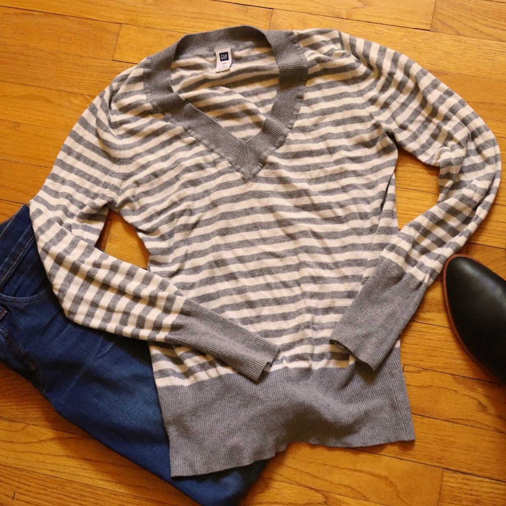 Gap striped white/gray sweater, medium